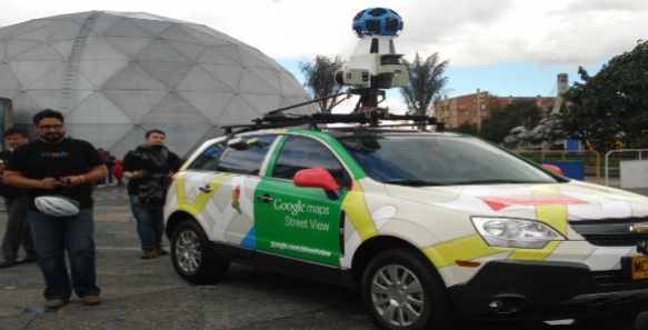 El carro de Google que toma fotos y se maneja solo