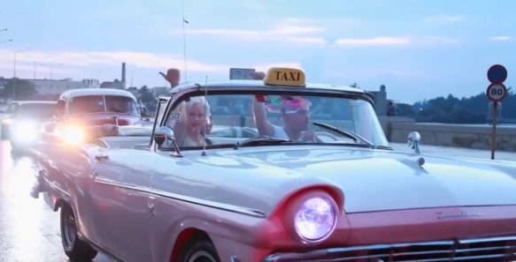 Osmani García, su cantante, nos explica qué significa “Una mujer que hace vino” entre otros juegos de palabras del tema.