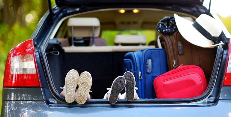 ¿Va a viajar por carretera? Aprenda qué debe revisar en su carro