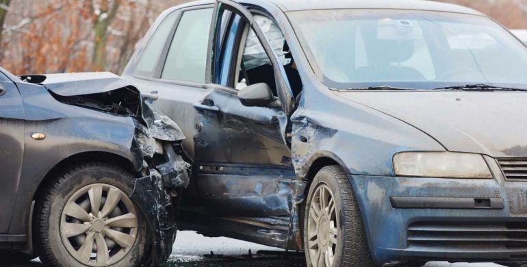Cinco cosas que le suceden a un vehículo en un choque