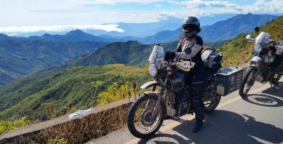 Los colombianos que atravesaron Suramérica en motocicleta