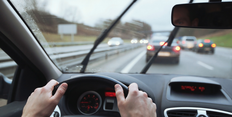 Adiós a cambiar los limpiaparabrisas del coche: el grafeno es la clave