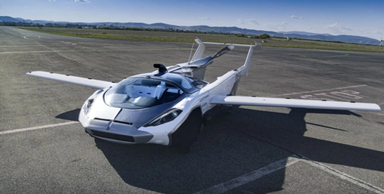 AirCar: el hibrido entre carro y avión que ya recorre los cielos del mundo AirCar: el hibrido entre carro y avión que ya recorre los cielos del mundo