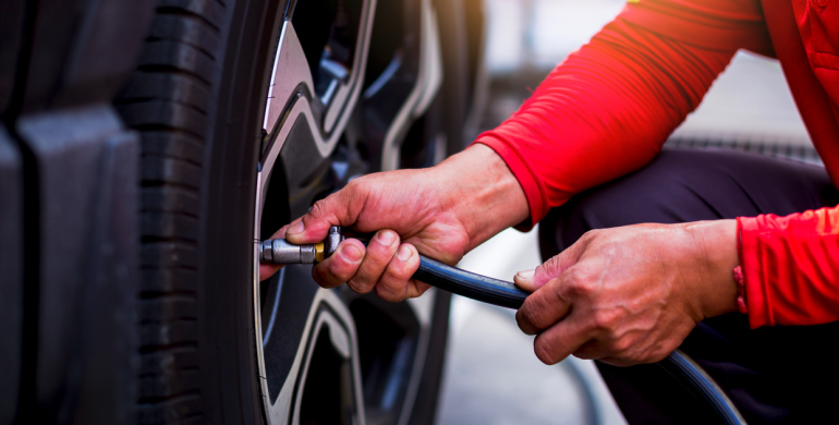 ¿Qué es mejor nitrógeno o aire para las llantas del carro?