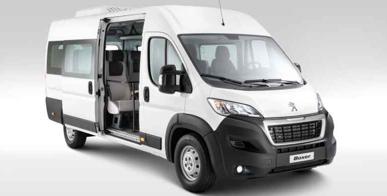 Peugeot ofrece la Boxer Minubus 17+1