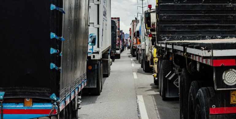 ¿Por qué se deben pesar los camiones en carretera?
