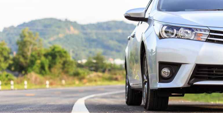 Guía para marcar el camino en curvas, cambios de carril y situaciones de tráfico Guía para marcar el camino en curvas, cambios de carril y situaciones de tráfico