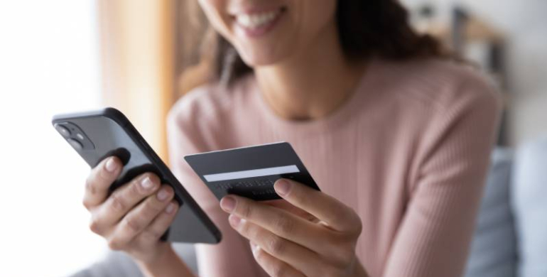 Recarga con tarjeta de crédito o débito tu Facilpass desde la App de CarroYa
