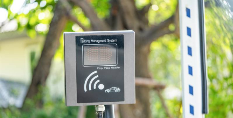 Beneficios y funcionamiento de los cobros automáticos en peajes y parqueaderos